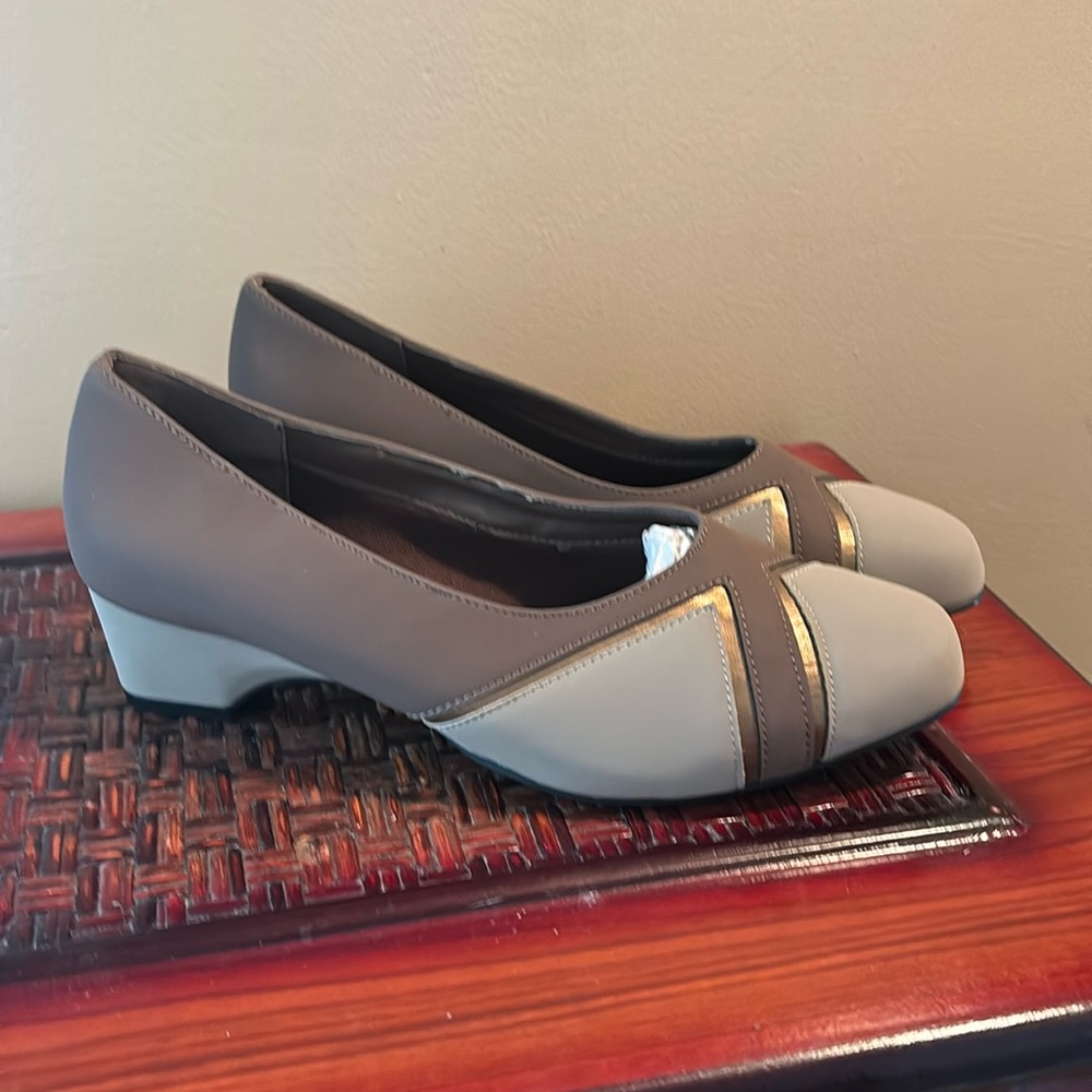 Comfort-Well by Beacon Shoe Size 9.5